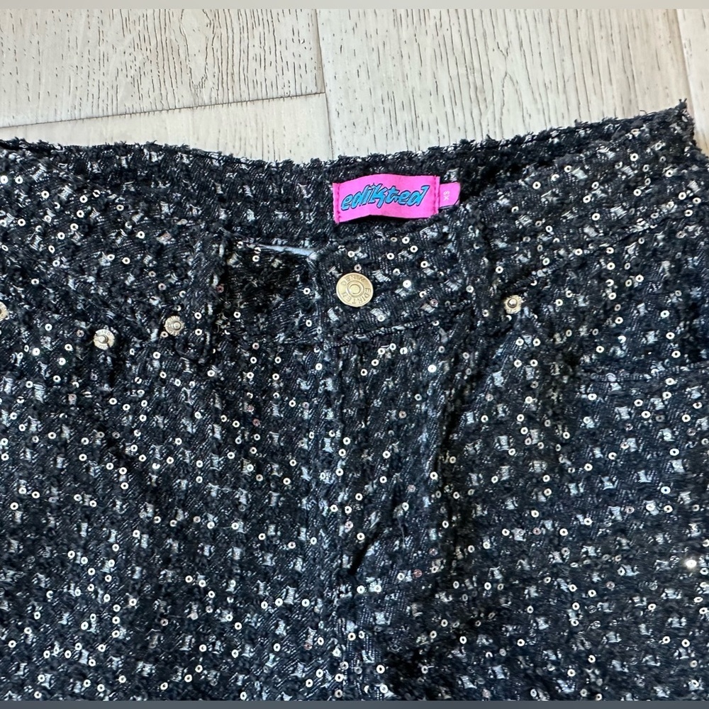 EDIKTED
Nyah Sequin Low Rise Wide Leg Jeans women’s size XS - Picture 9 of 14